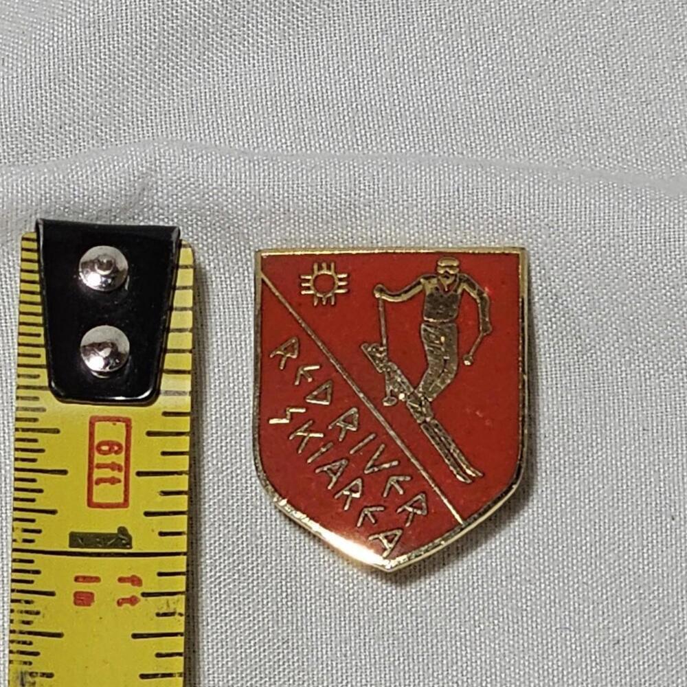 Vintage Red River Ski Resort New Mexico Travel Enamel Pin - Picture 4 of 4